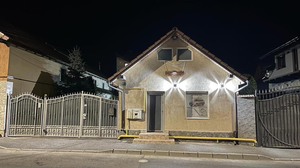 Zărneşti Casa Nicoladis 아파트 외부 사진